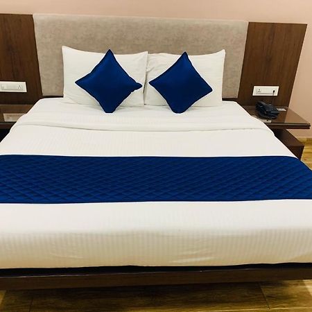 Hotel Ak Suites Patiala Bagian luar foto
