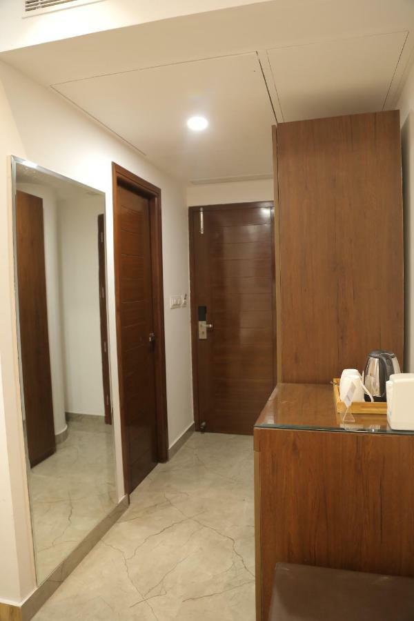 Hotel Ak Suites Patiala Bagian luar foto