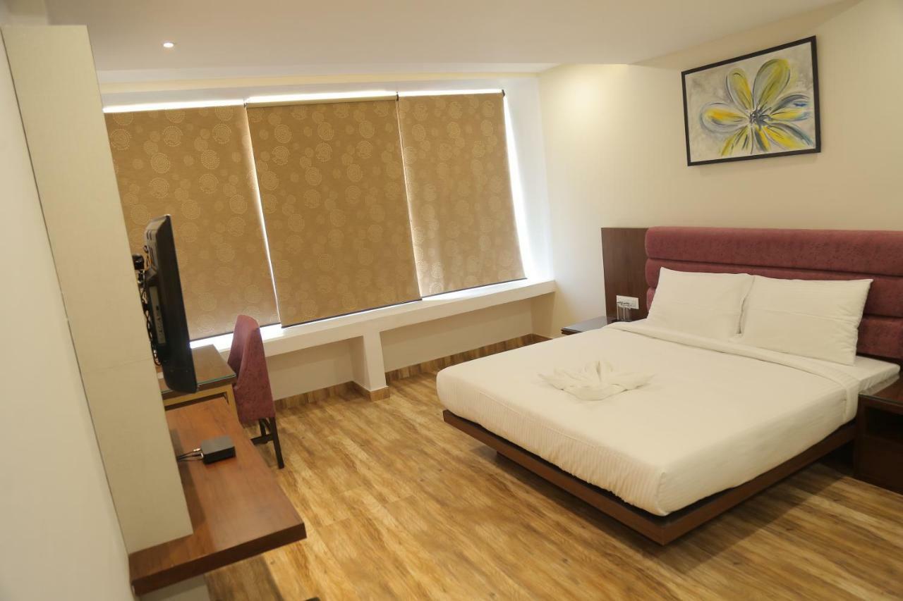 Hotel Ak Suites Patiala Bagian luar foto