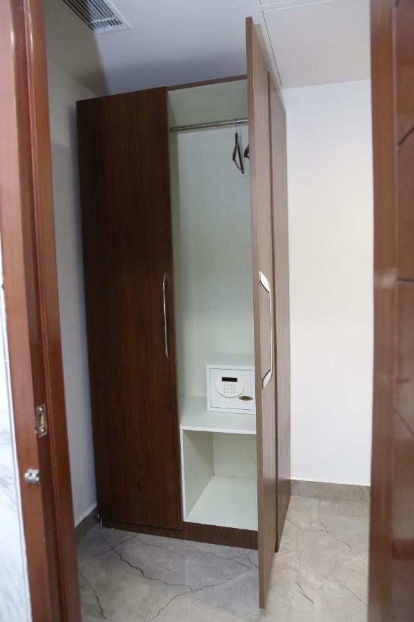 Hotel Ak Suites Patiala Bagian luar foto